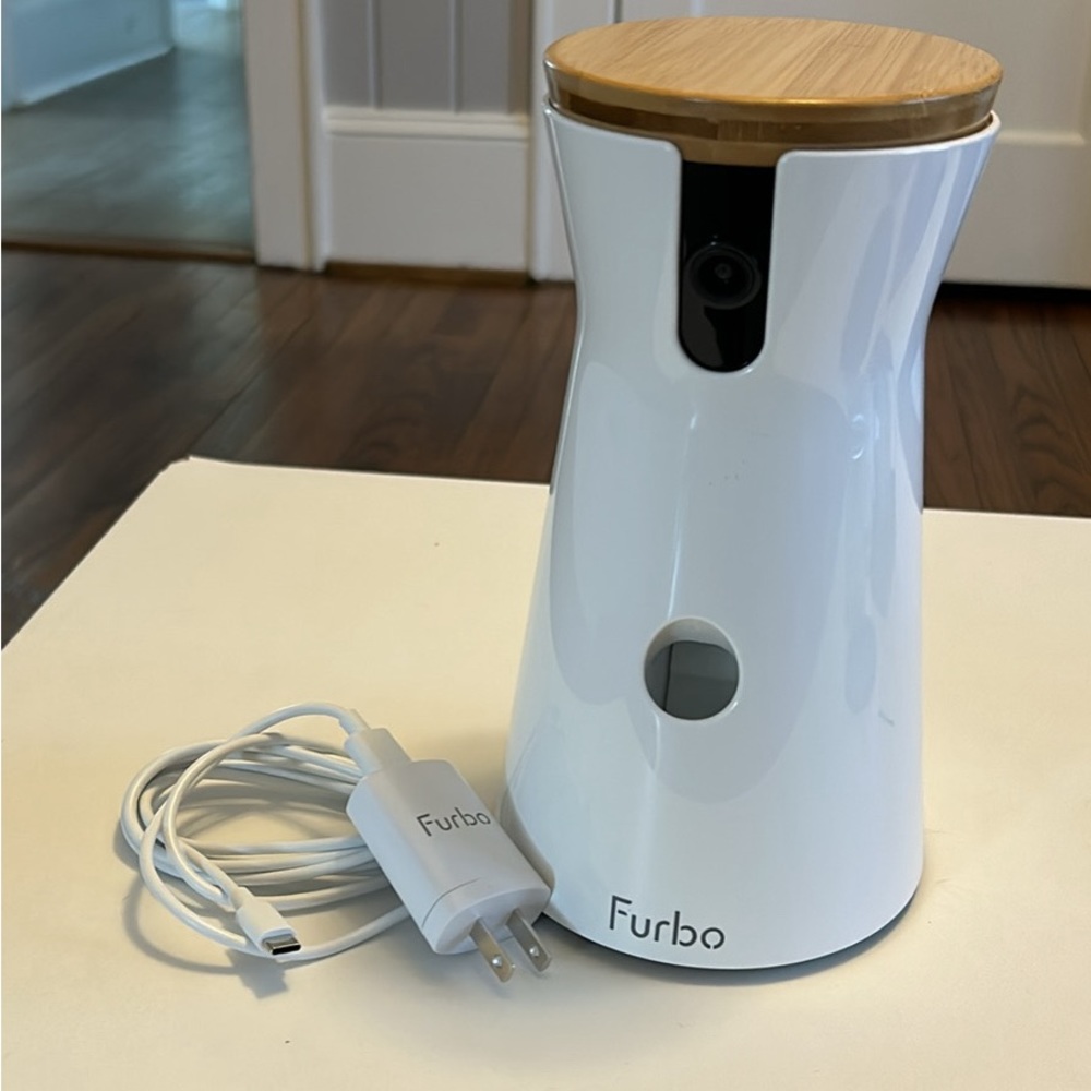 Furbo Pet Camera in White with Bamboo Top - Wi‑Fi HD Monitoring